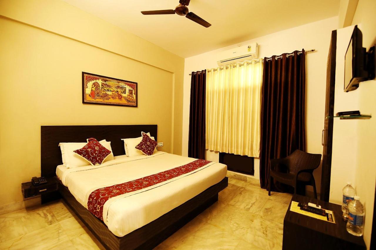 Hotel Ace Plaza Udaipur Bagian luar foto