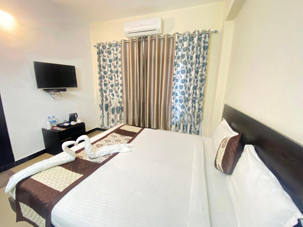 Hotel Ace Plaza Udaipur Bagian luar foto