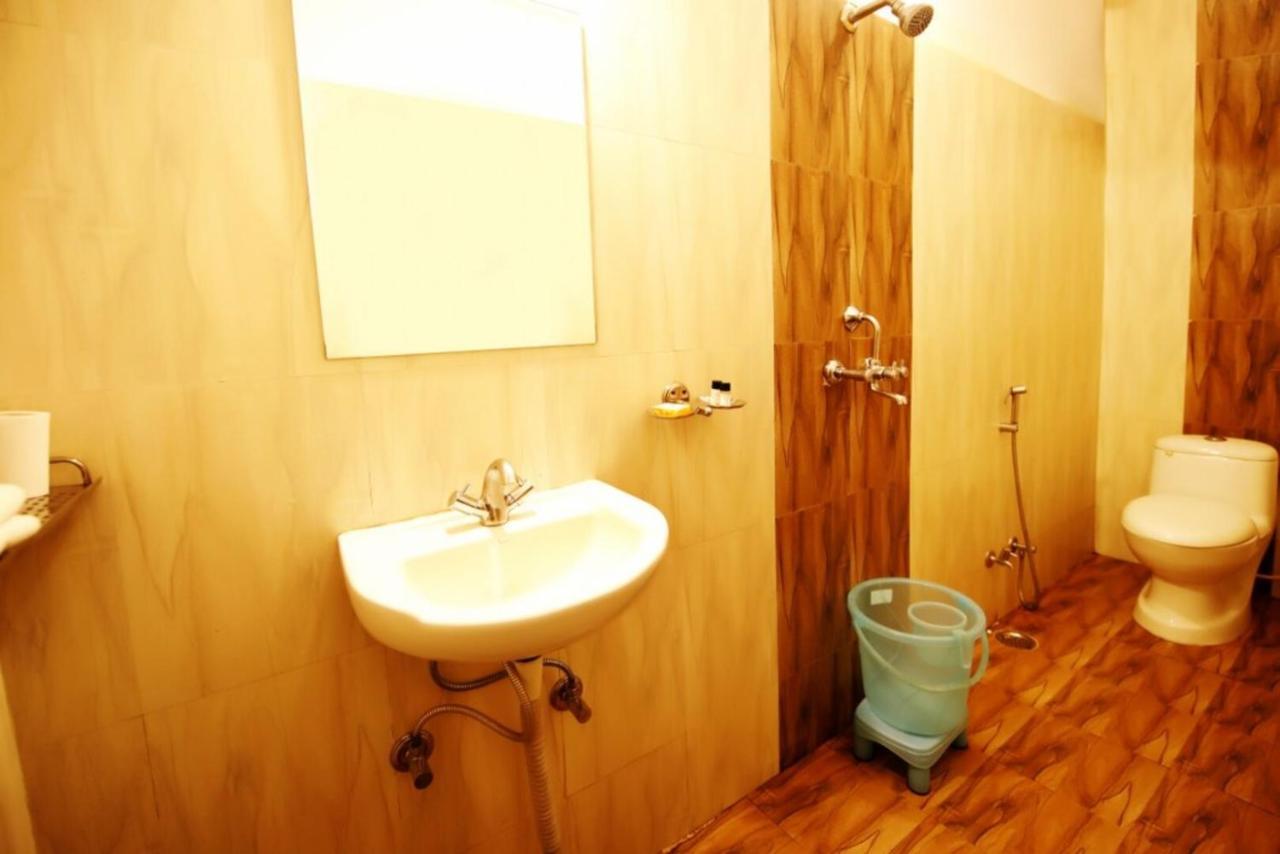 Hotel Ace Plaza Udaipur Bagian luar foto