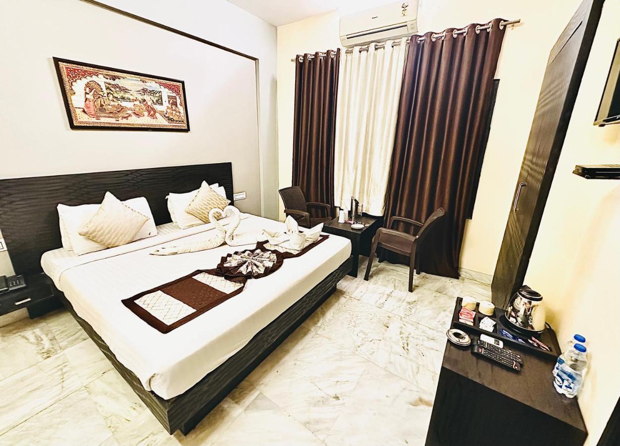 Hotel Ace Plaza Udaipur Bagian luar foto