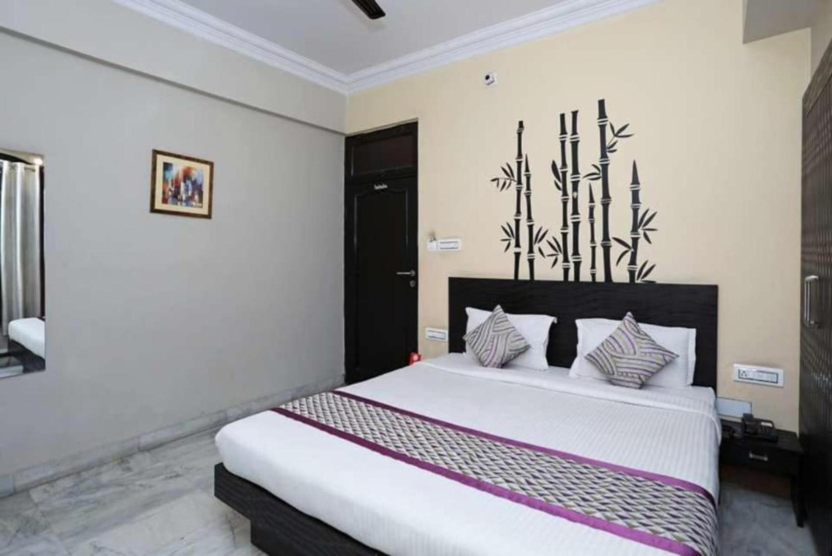 Hotel Ace Plaza Udaipur Bagian luar foto